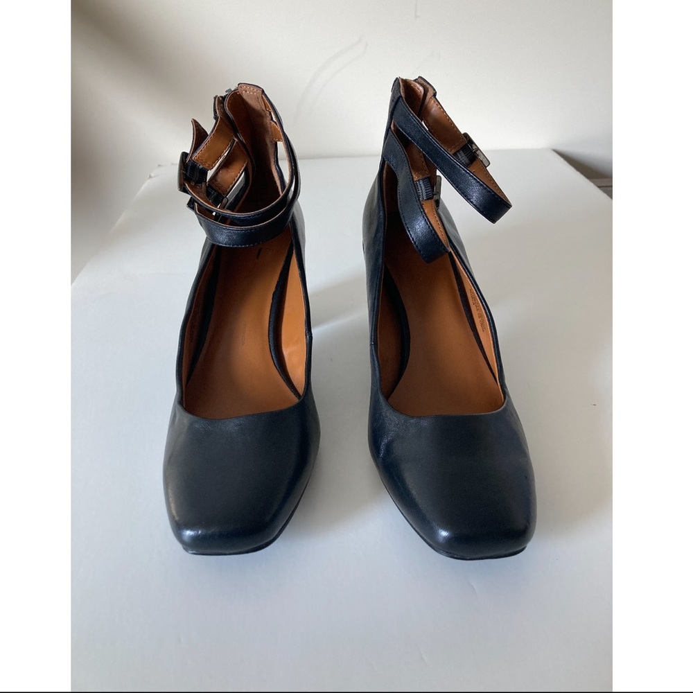 H by Halston Black Leather Regina heels w/ double ankle straps size 6M - Picture 7 of 11